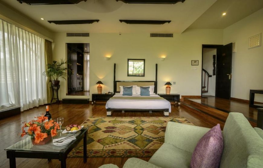 Premier Suite – Complimentary 1hour walk in the Jungle, 15% off on Spa