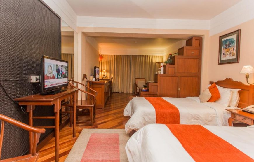 Deluxe King Suite – 10% off on Food and Beverages